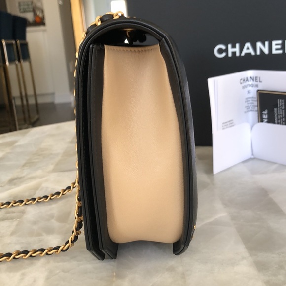 Chanel beige quilted flap bag - Picture 8 of 17